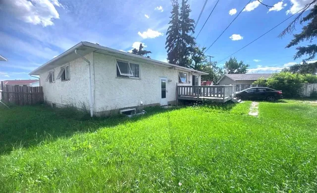 235 Penbrooke Close, Calgary 3