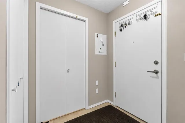 1717 60 St #424, Calgary 2