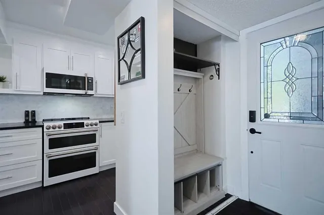 310 Falconridge Cres #205, Calgary 5