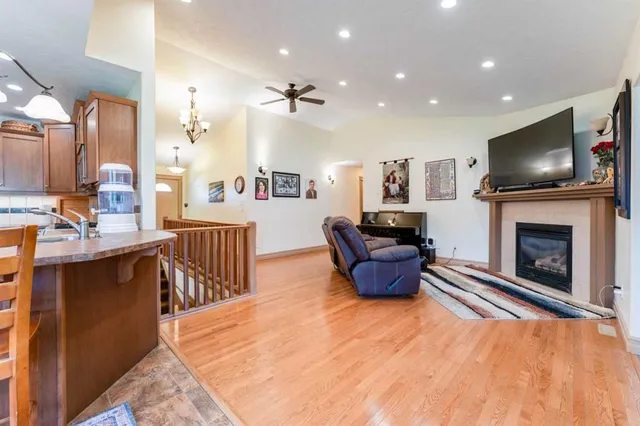 43 N 2A St, Magrath 3