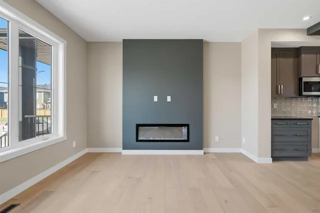 235 Waterford Hts, Chestermere 5