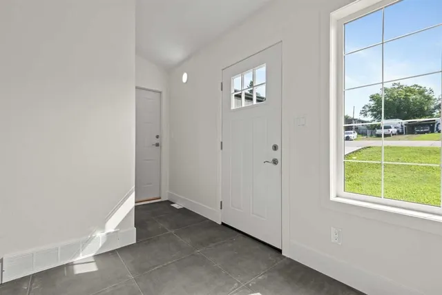 209 First Ave, Torrington 5