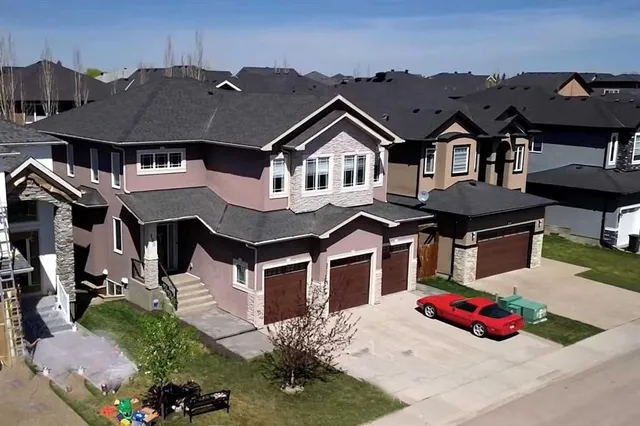 120 KINNIBURGH Cir, Chestermere 2