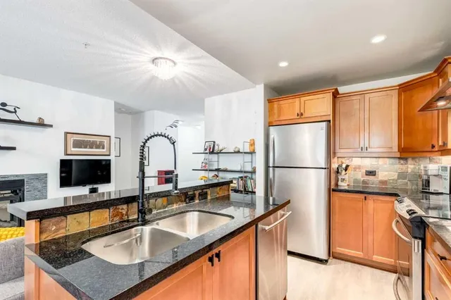 532 5 Ave #101, Calgary 4