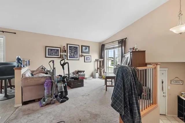 84 Aberdeen Rd, Lethbridge 4