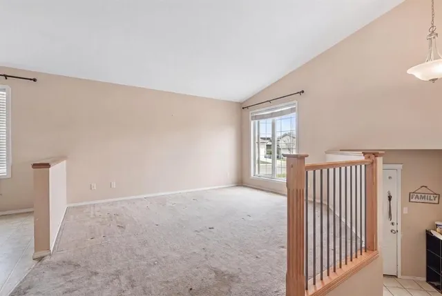 84 Aberdeen Rd, Lethbridge 5