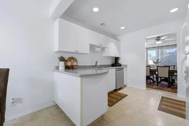 388 Sandarac Dr #92, Calgary 5