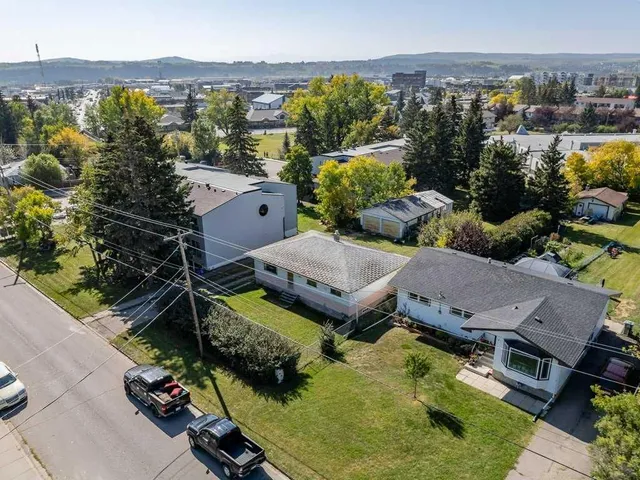 217 Ross Ave, Cochrane 5