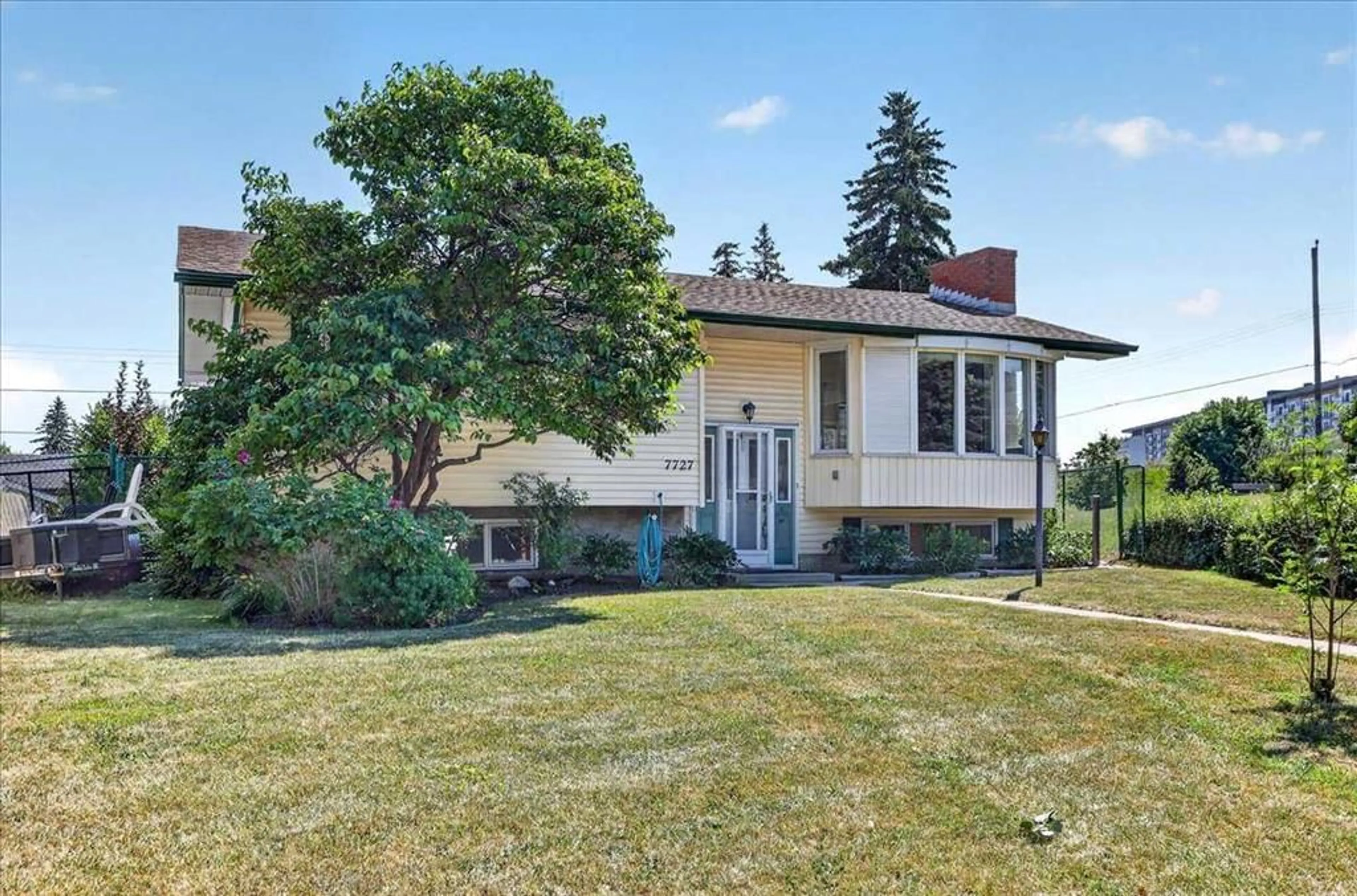 pillar/IMG-A2328949_1.jpg