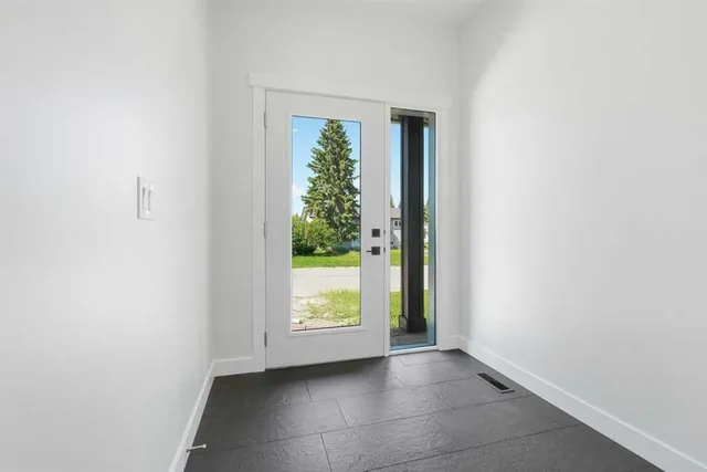 609A 5 Ave, Sundre 3