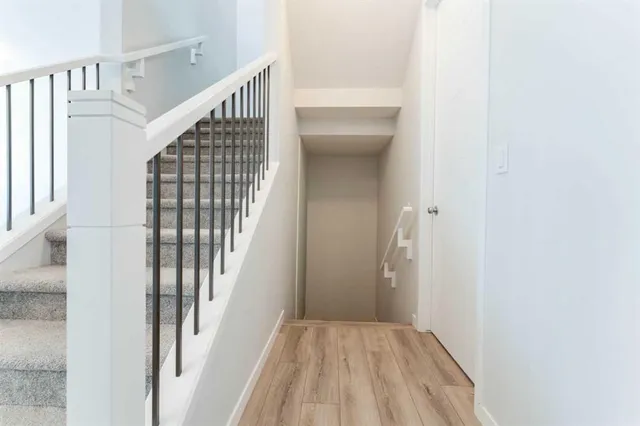 16 West Grove Link, Calgary 5