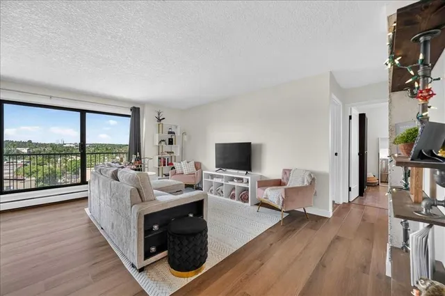1330 15 Ave #902, Calgary 5