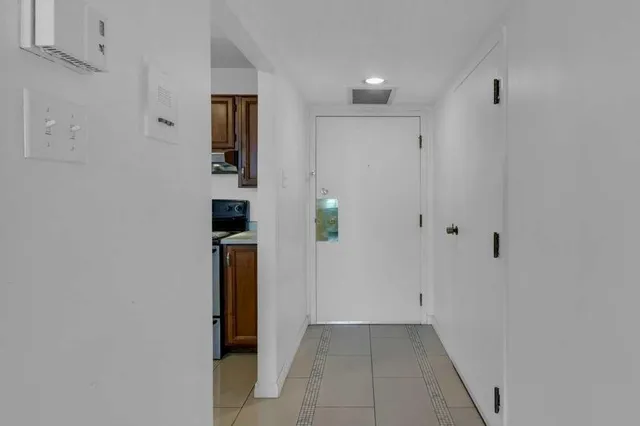 1202 13 Ave #402, Calgary 4