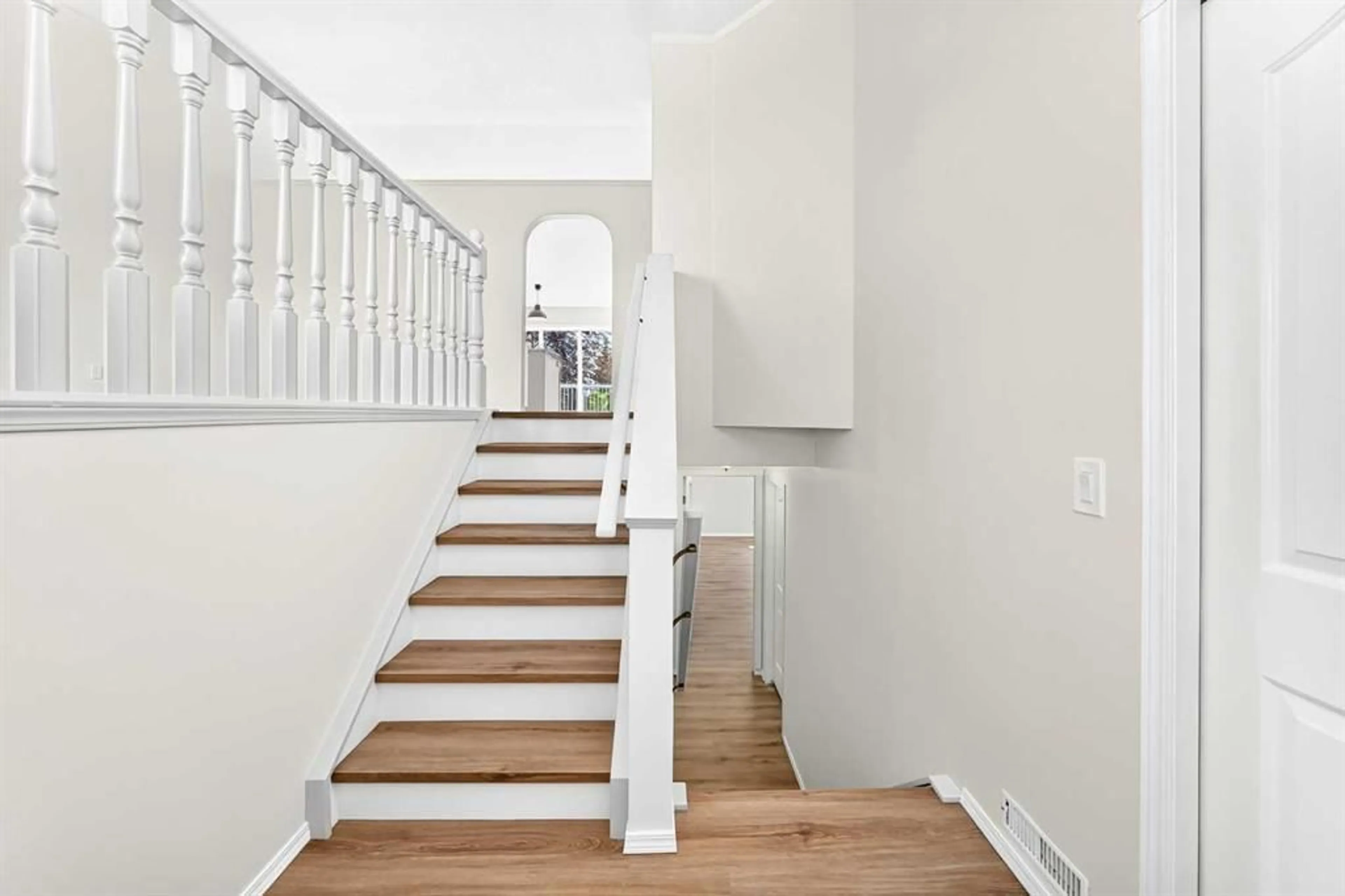pillar/IMG-A2329274_4.jpg