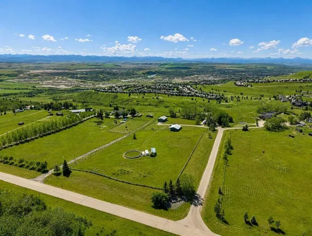 260097 Mountain Ridge Pl, Rural Rocky View County 3