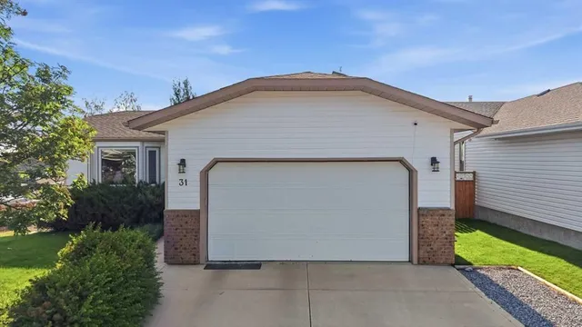 31 Palmer Close, Sylvan Lake 2