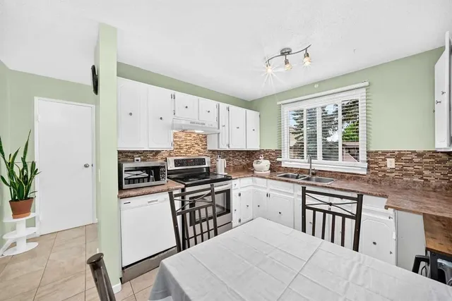 2727 Rundleson Rd #69, Calgary 4