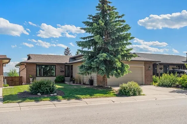 7715 67 Ave, Calgary 5