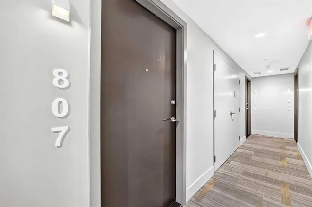 901 10 Ave #807, Calgary 5