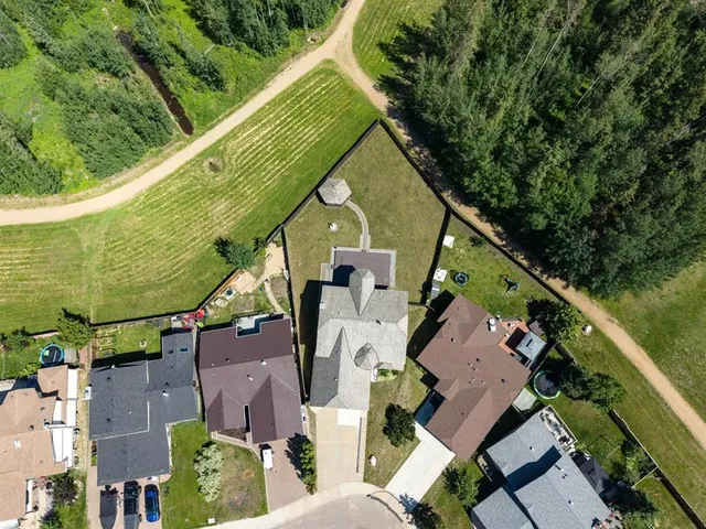 118 Dickins Close, Fort McMurray 3