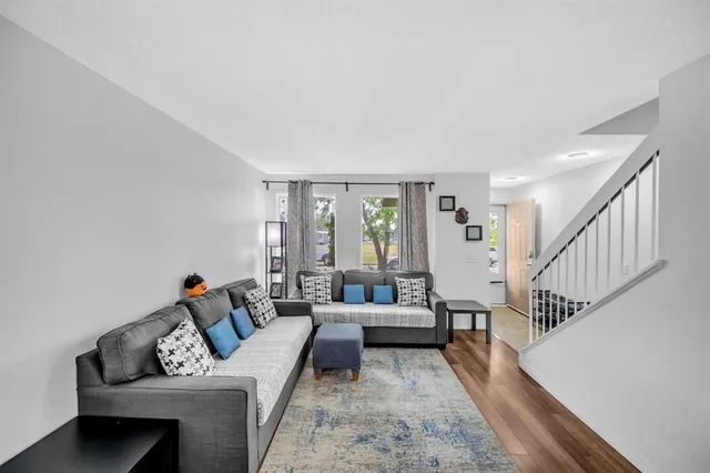 54 Templegreen Rd, Calgary 5
