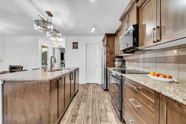 1444 Legacy Cir, Calgary 5