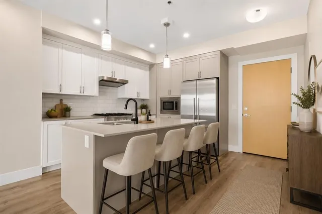 1702 17 Ave #306, Calgary 4