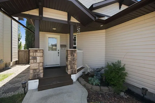 39 Landry Bend, Red Deer 3