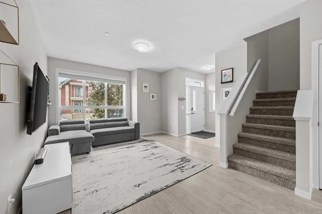 38 Howse Row, Calgary 5