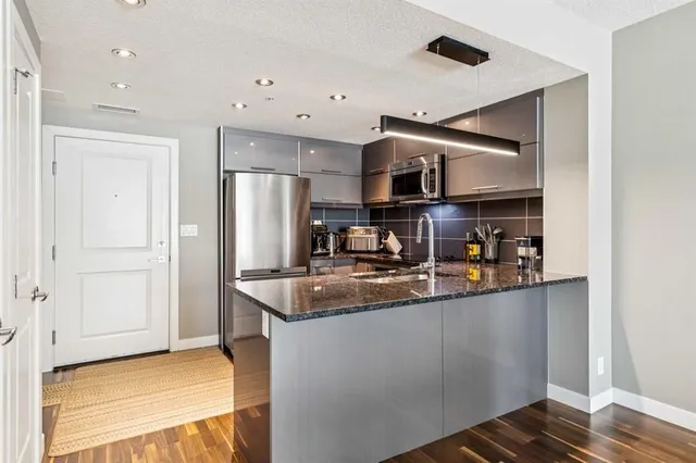 1110 3 Ave #207, Calgary 4