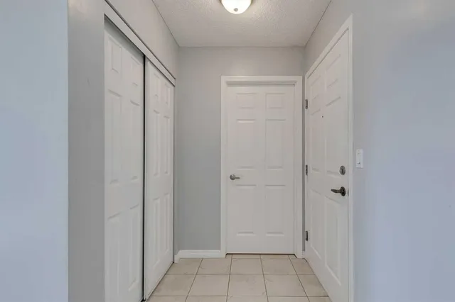 2022 Canyon Meadows Dr #119, Calgary 4