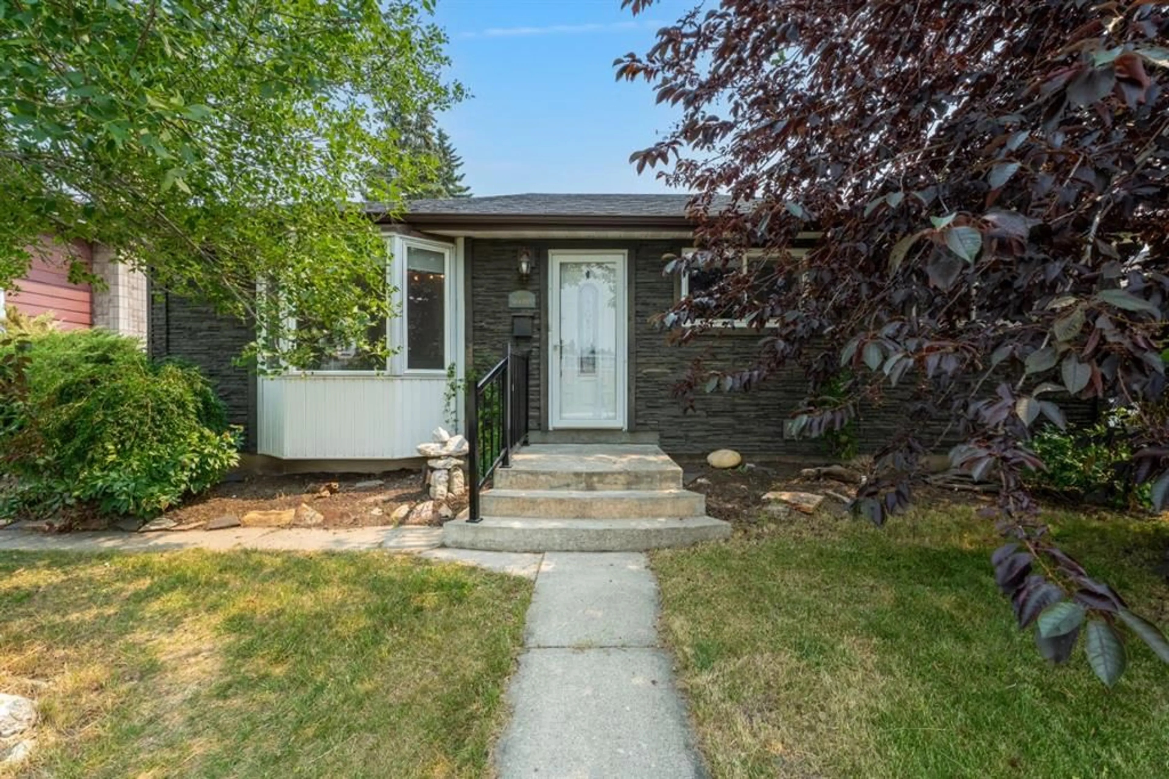 pillar/IMG-A2329909_2.jpg