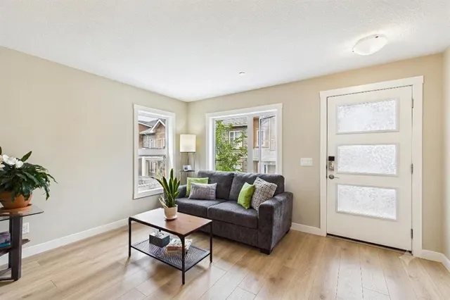 220 Livingston Common, Calgary 5