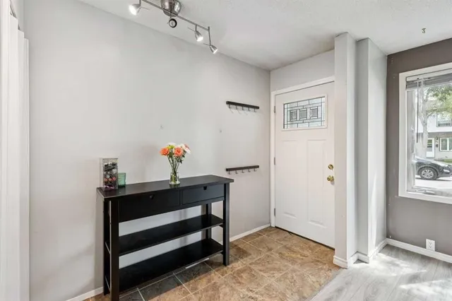 630 Sabrina Rd #83, Calgary 2
