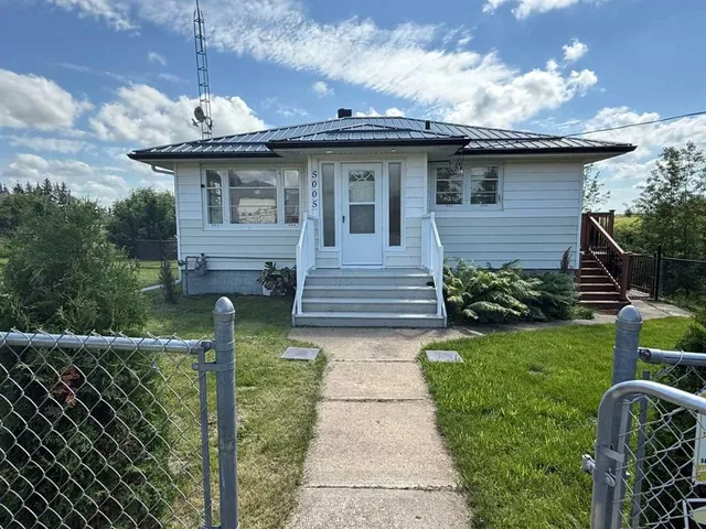 5005 47 Ave, Myrnam 5