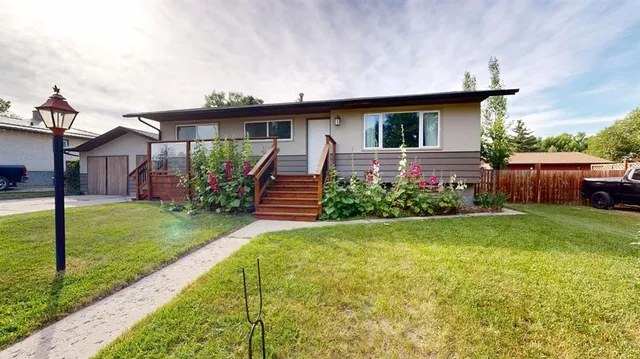 2312 18 St, Nanton 3