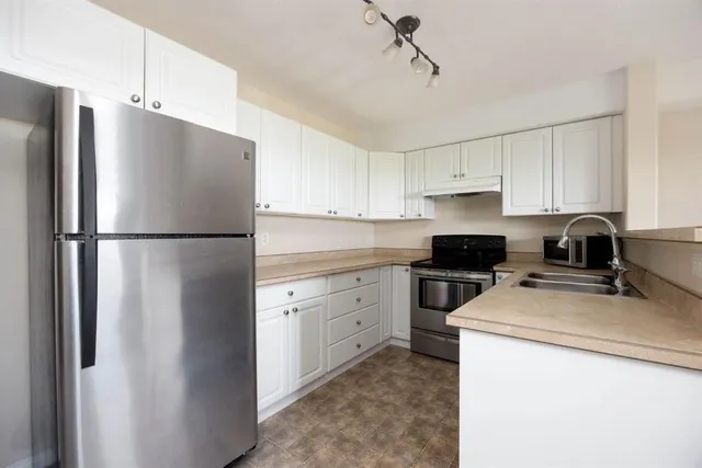 248B Grosbeak Way #202, Fort McMurray 3