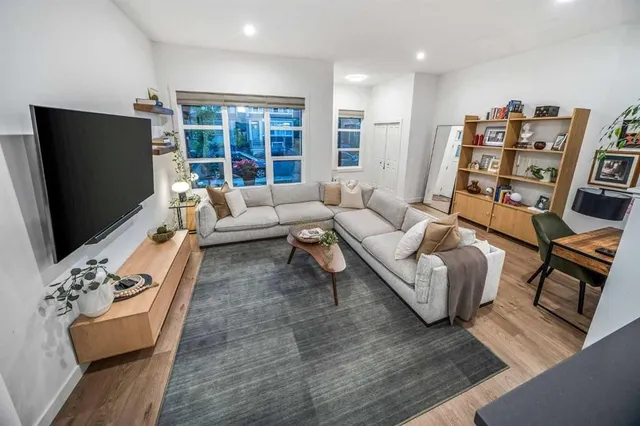 176 Seton Villas, Calgary 4