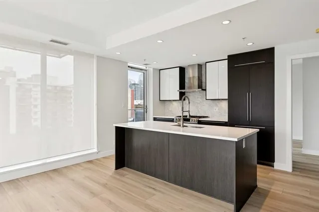 930 16 Ave #602, Calgary 2