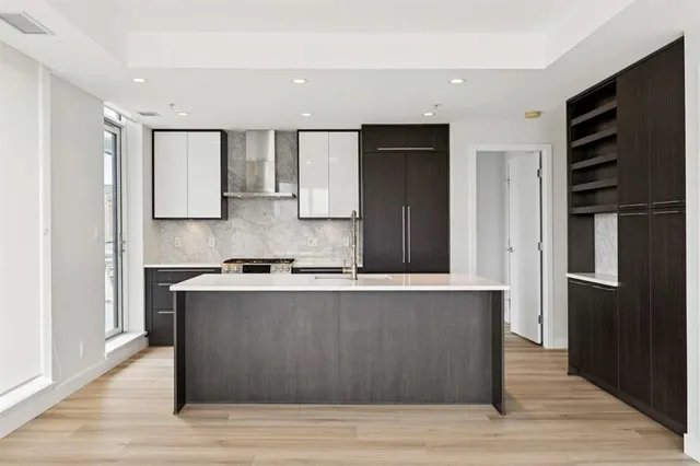 930 16 Ave #602, Calgary 3