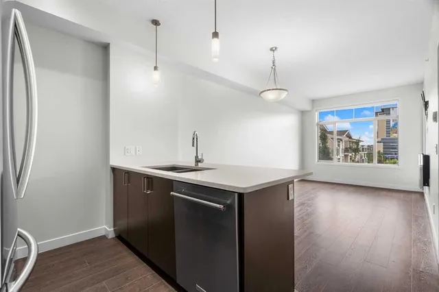 28 Auburn Bay Link #411, Calgary 3