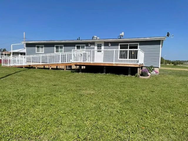 908 6 Ave, Hines Creek