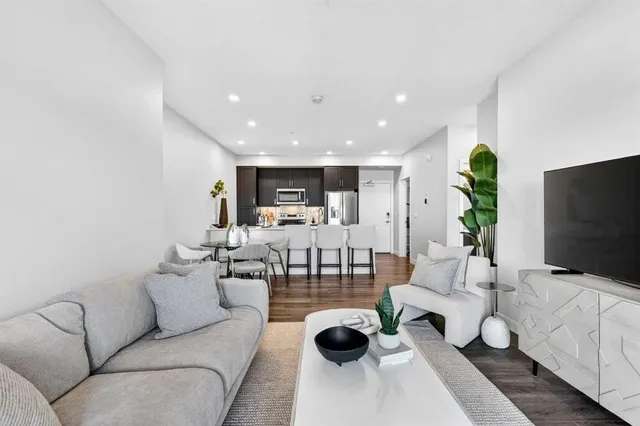 255 Les Jardins Pk #303, Calgary 5