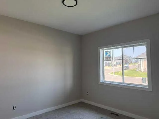 7 Gray Close, Sylvan Lake 4
