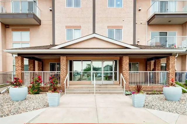 43 Westlake Cir #109, Strathmore 4