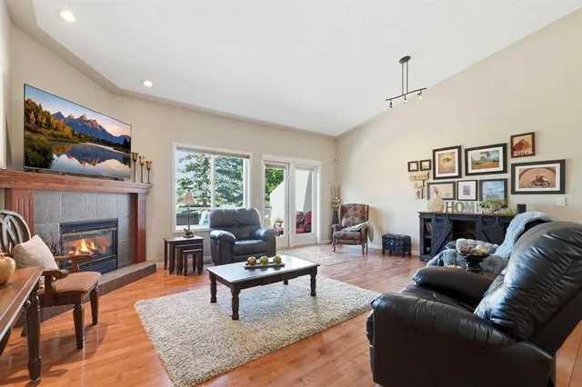 120 Sierra Morena Landng, Calgary 3