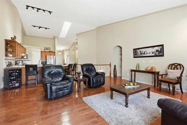 120 Sierra Morena Landng, Calgary 5