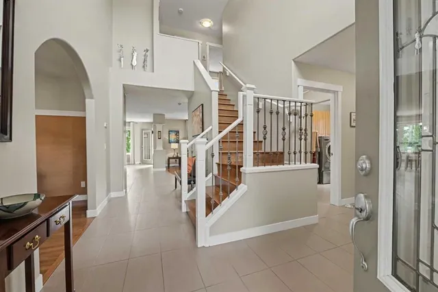 915 Coopers Dr, Airdrie 5