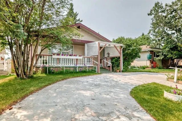 351 Cedarpark Dr, Calgary 2