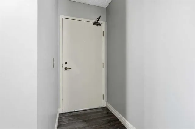 145 Point Dr #406, Calgary 2
